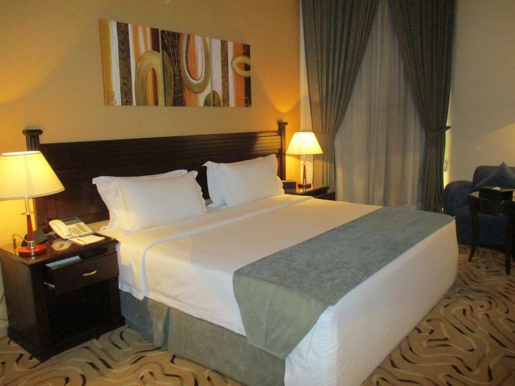 Executives - Azizia Hotel