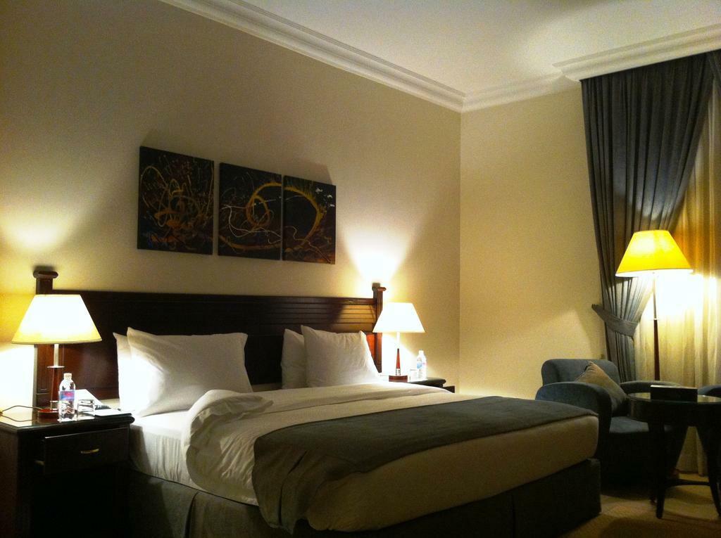 Hotel Executives - Azizia
